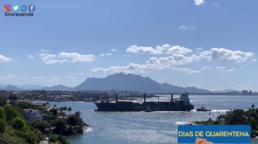 O mar é um grande caminho e observo sua movimentação a cada dia de minha varanda