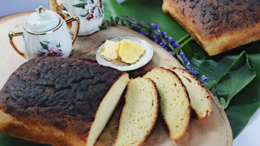 O brote, o pão pomerano dos capixabas, servido e à espera de ser consumido.